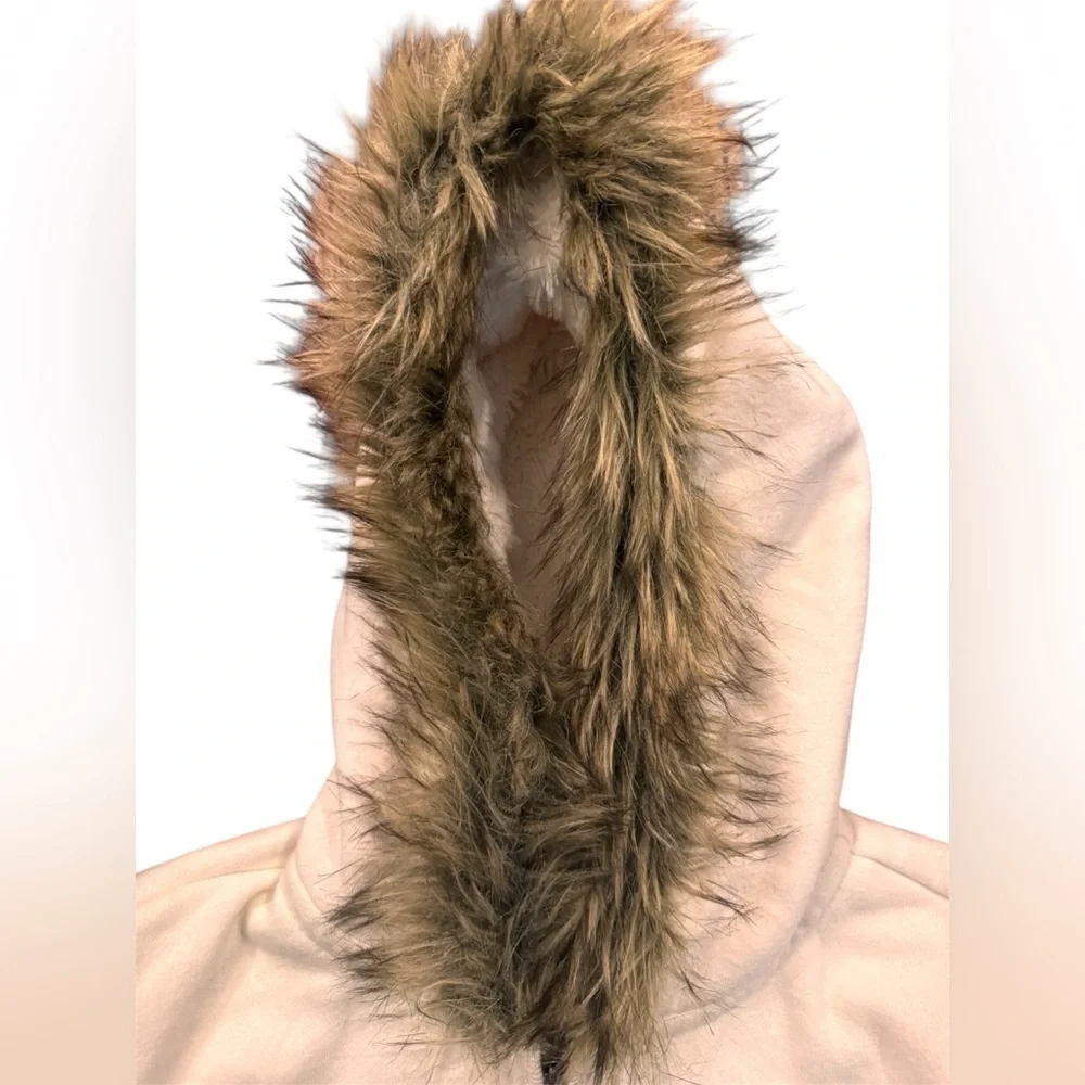 Aeropostale Y2K Women's Cream Hoodie with Faux Fur Trim - Picture 10 of 10